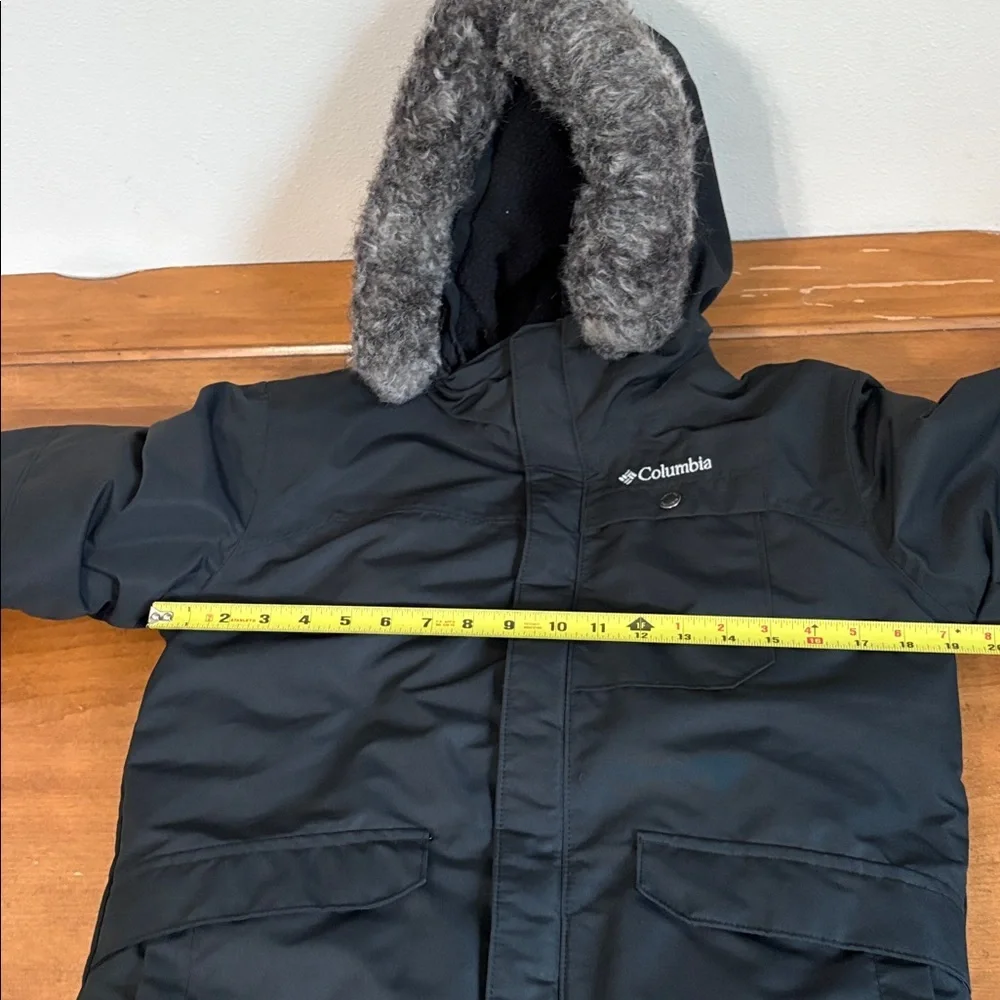 Columbia OmniTech Black Parka  with Faux Fur Trim Size Large